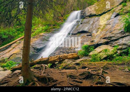 Wunderschöne Wasserfälle Skakavica im Rila Gebirge in Bulgarien Stockfoto