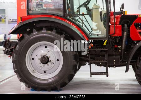 Moskau, Russland - 14. april 2021 : Show Modell des Tactors auf der Internationalen Ausstellung von Transport-und Logistikdienstleistungen Stockfoto