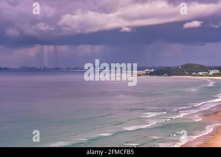 Blick vom Burleigh National Park nach Süden in Richtung Talebuberra. Stockfoto