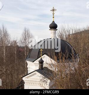 Kirzhach, Region Wladimir, Russland - April 2021: Kloster der Verkündigung. Die Diözese Kirzhach wurde vom Heiligen Sergius gegründet Stockfoto