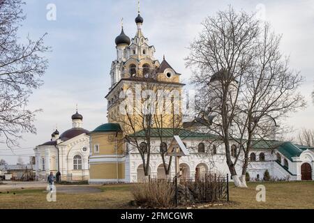 Kirzhach, Region Wladimir, Russland - April 2021: Kloster der Verkündigung. Die Diözese Kirzhach wurde vom Heiligen Sergius gegründet Stockfoto