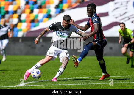 Udine, Italien. Mai 2021. Friuli - Stadion Dacia Arena, Udine, Italien, 08. Mai 2021, Rodrigo De Paul (Udinese) im Einsatz während des Fußballspiels Udinese Calcio gegen den FC Bologna, Italienische Fußballserie A - Foto Ettore Griffoni / LM Credit: Live Media Publishing Group/Alamy Live News Stockfoto