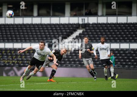 DERBY, GROSSBRITANNIEN. MAI. George Edmundson von Derby County macht sich am Mittwoch im Pride Park, Derby, während des Sky Bet Championship-Spiels zwischen Derby County und Sheffield am Samstag, den 8. Mai 2021, klar. (Kredit: Pat Scaasi, Mi News) Kredit: MI Nachrichten & Sport /Alamy Live Nachrichten Stockfoto