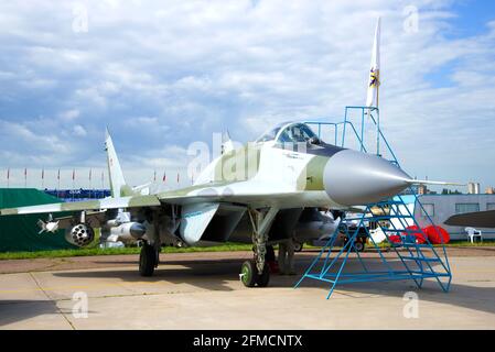 ZHUKOVSKY, RUSSLAND - 20. JULI 2017: Nahaufnahme des MIG-29SMT-Kämpfers auf der Flugschau MAKS-2017 Stockfoto
