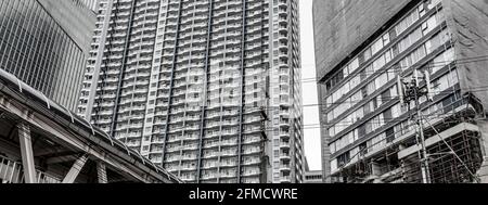 Raue schmutzige Ecken und Flächen in der Metropole Bangkok in Thailand. Stockfoto