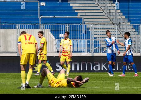 Magdeburg, Deutschland. 8. Mai 2021. firo: 08.05.2021 Fußball, Saison 2020/21 3. Bundesliga: SC Magdeburg - MSV Duisburg Leo Weinkauf, Enttäuschung, enttäuscht, frustriert, nach, The, Defeat, MSV Duisburg, Player Quelle: dpa/Alamy Live News Stockfoto