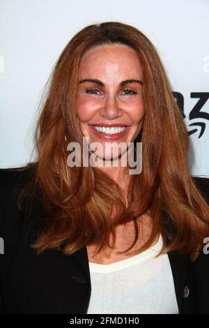 HOLLYWOOD, CA - 3. FEBRUAR: Tawny Kitaen bei der Premiere von „Bosch“ am Amazon Red Carpet am 3. Februar 2015 im Cinerama Dome in Hollywood, Kalifornien. Quelle: David Edwards/DailyCleb/MediaPunch Stockfoto