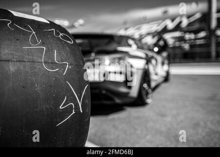 CAMPBELL Christopher (FRA), NM Racing Team, Mercedes-AMG GT4, Portrait Pneus Reifen während der 2. Runde des Championnat de France FFSA GT - GT4 France 2021, vom 6. Bis 9. Mai 2021 auf dem Circuit de Nevers Magny-Cours, Magny-Cours, Frankreich - Foto Clément Luck / DPPI Stockfoto