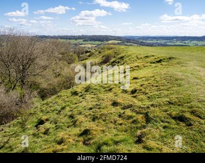 Erdarbeiten von Solsbury Hill ein Hügel aus der Eisenzeit hoch über der Stadt Bath Somerset UK Stockfoto