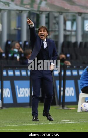 Mailand, Italien, 8. Mai 2021. Antonio Conte Cheftrainer von Internazionale reagiert während des Serie-A-Spiels bei Giuseppe Meazza, Mailand. Bildnachweis sollte lauten: Jonathan Moscrop / Sportimage Stockfoto