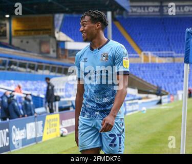 Birmingham, Großbritannien. Mai 2021. Sam McCallum #21 von Coventry City in Birmingham, Vereinigtes Königreich am 5/8/2021. (Foto von Simon Bissett/News Images/Sipa USA) Quelle: SIPA USA/Alamy Live News Stockfoto