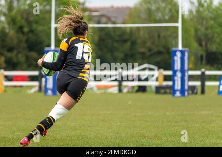 London, Großbritannien. Mai 2021. Ellie Kildunne (15 Wasps FC Ladies) während des Allianz Premier 15-Spiels zwischen Wasps FC Ladies und Bristol Bears Women in der Twyford Avenue in London, England. Kredit: SPP Sport Pressefoto. /Alamy Live News Stockfoto