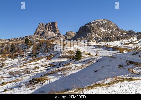 Valparola Pass, Italien - 27. Oktober 2014: Valparola auf 2168m el. Ist ein Hochgebirgspass in den Dolomiten in der Provinz Belluno in Italien. Eine Aussicht Stockfoto