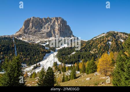 Gröden, Italien - 27. Oktober 2014: Die Dolomiten sind ein Gebirgsmassiv besonderer geologischer Formen in Südtirol im Nordosten Italiens. Bekannt für Skii Stockfoto