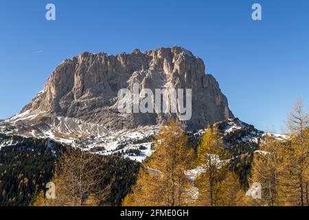 Gröden, Italien - 27. Oktober 2014: Die Dolomiten sind ein Gebirgsmassiv besonderer geologischer Formen in Südtirol im Nordosten Italiens. Bekannt für Skii Stockfoto