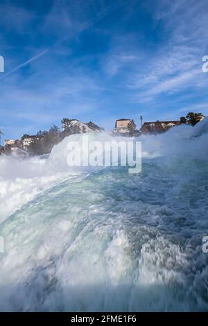 Rheinfall, Schweiz - 25. Oktober 2020: Rheinfall in der Schweiz Stockfoto