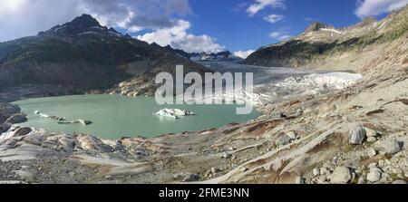 Furkapass, Schweiz - 16. August 2016: Der Schweizer Rhonegletscher am Furka-Pass schmilzt Stockfoto
