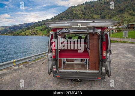 Arth Goldau, Schweiz - 6. Oktober 2016: Innenraum eines schönen Wohnmobils Stockfoto