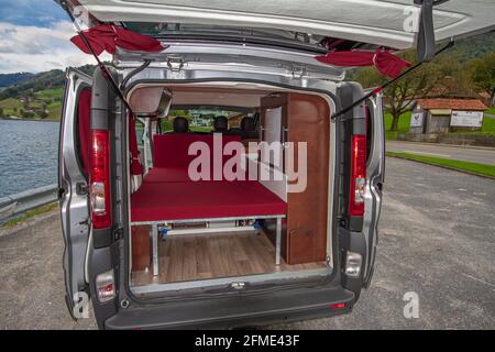 Arth Goldau, Schweiz - 6. Oktober 2016: Innenraum eines schönen Wohnmobils Stockfoto