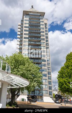 The Belvedere (Apartmentblock), Chelsea Harbour, Sands End, Borough of Hammersmith and Fulham, Greater London, England, Großbritannien Stockfoto