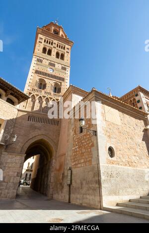 Glockenturm der Kathedrale Santa María de Mediavilla in Teruel, Spanien Stockfoto