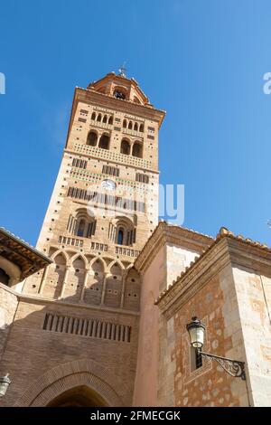 Glockenturm der Kathedrale Santa María de Mediavilla in Teruel, Spanien Stockfoto