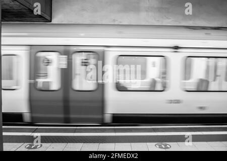 KINGS CROSS, LONDON, ENGLAND - 6. Mai 2021: U-Bahn-Station Kings Cross in London Stockfoto
