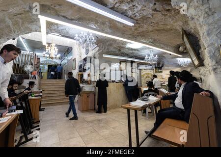 30-04-2021. jerusalem-israel. Eine Innenansicht der Synagoge am Grab von Shimon dem Gerechten, im Sheikh Jarrah Viertel Stockfoto