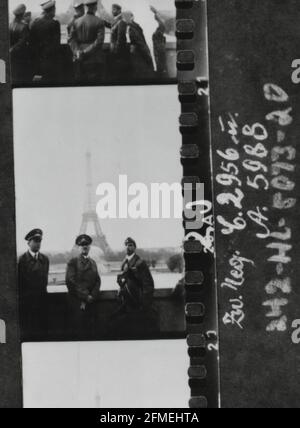 2. Weltkrieg 2. Weltkrieg Hitler in Paris Fotos auf Historisches Kontaktblatt mit Negativen Eiffelturm Stockfoto