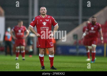 Llanelli, Großbritannien. Mai 2021. Ken Owens von den Scarlets sieht auf. Guinness Pro14 Rainbow Cup Spiel, Scarlets gegen Ospreys im Parc y Scarlets Stadium in Llanelli, South Wales am Samstag, den 8. Mai 2021. Bild von Andrew Orchard/Andrew Orchard Sports Photography/Alamy Live News Kredit: Andrew Orchard Sports Photography/Alamy Live News Stockfoto