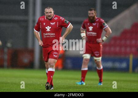 Llanelli, Großbritannien. Mai 2021. Ken Owens von den Scarlets sieht auf. Guinness Pro14 Rainbow Cup Spiel, Scarlets gegen Ospreys im Parc y Scarlets Stadium in Llanelli, South Wales am Samstag, den 8. Mai 2021. Bild von Andrew Orchard/Andrew Orchard Sports Photography/Alamy Live News Kredit: Andrew Orchard Sports Photography/Alamy Live News Stockfoto