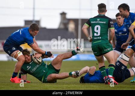 Finlay BEALHAM von Connacht wurde von Scott PENNY von Leinster während des Guinness PRO14 Rainbow Cup 2-Spiels zwischen Connacht Rugby und Leinster Rugby am 8. Mai 2021 auf dem Sportplatz in Galway, Irland, angegangen (Foto: Andrew SURMA / SIPA USA) Stockfoto