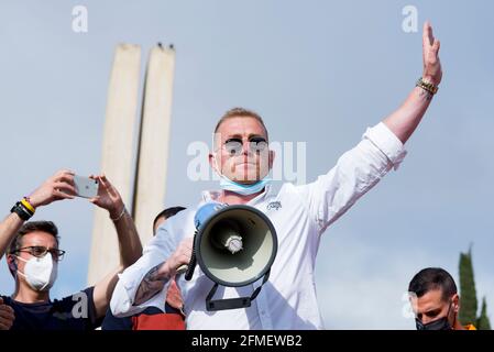 Tomas Ribera Monzo, Sprecher des Curva Nord Trickfilmstandes, spricht während der Demonstration.Fans des FC Valencia protestieren gegen das Management von Präsident Peter Lim, dem der Club und das Unternehmen Meriton Holdings gehören. (Foto von Xisco Navarro / SOPA Images/Sipa USA) Stockfoto