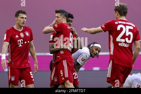 Benjamin Pavard (München), Robert Lewandowski (München), Kingsley Coman (München), Valentino Lazaro (BMG), Thomas Mueller (München) im Spiel FC BAYERN MÜNCHEN - BORUSSIA MÖNCHENGLADBACH 6-0 1.Deutsche Fußballliga am 8. Mai 2021 in München, Deutschland Saison 2020/2021, Spieltag 32, 1.Bundesliga, FCB, München, 32.Spieltag, © Peter Schatz / Alamy Live News / Moritz Müller/Pool - DIE DFL-VORSCHRIFTEN VERBIETEN DIE VERWENDUNG VON FOTOS als BILDSEQUENZEN und/oder QUASI-VIDEO - Stockfoto