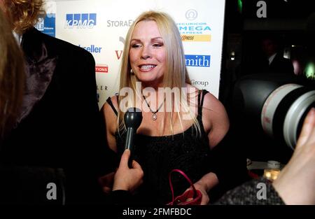 Komiker Billy Connolly mit seiner Frau und Romanautorin Pamela Stephenson bei den British Book Awards in London an diesem Abend. Miss Stephenson wurde für ein Foto vom category,5. März 2002, Andy Paradise, nominiert Stockfoto