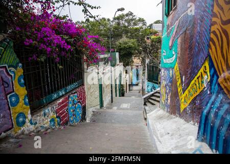 LIMA, PERU - 29. DEZEMBER 2017: Street Art in Barranco, Lima. Dieser Stadtteil gilt als der romantischste und böhmische Stadtteil der Stadt. Stockfoto