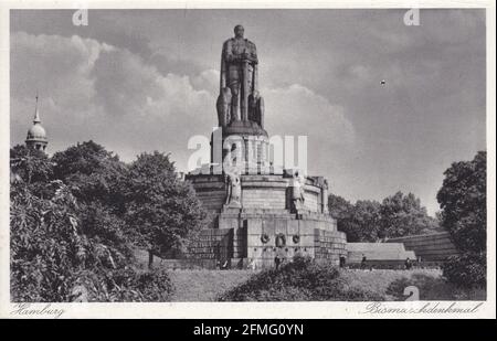 Vintage-Schwarz-Weiß-Postkarte der Otto-von-Bismarck-Gedenkstätte, Hamburg, 1930er Jahre. Stockfoto