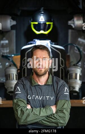 Richard Browning, Gründer von Gravity Industries, Erfinder eines körpergesteuerten Jet-powered Anzugs. Abgebildet in seiner Werkstatt in Wiltshire. Stockfoto