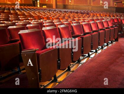 Das Dominion Theatre verfügt über Stände und Sitzplätze im Dominion Theatre, West End, London Stockfoto