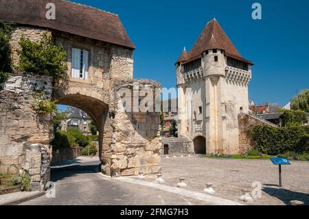 Porte du Croux-Turm in Nevers, Nievre (58), Burgund, Frankreich. Porte du Croux ist heute ein archäologisches Museum. Stockfoto