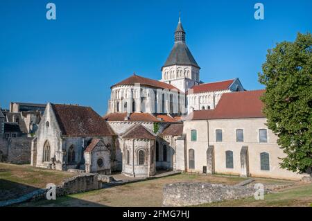 Kirche Notre-Dame, UNESCO-Weltkulturerbe, Nievre (58), Region Burgund, Frankreich Stockfoto