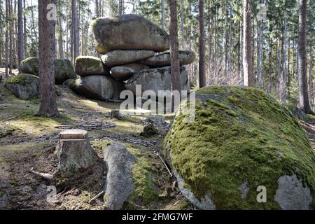 Die Logan-Steine in der Nähe von Petrohrad, Louny District, Tschechische Republik. Stockfoto