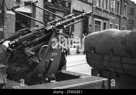 2. Weltkrieg Wehrmacht Heer Zwillings-Maschinengewehr / Zwillings-MG MG 34 - 2. Weltkrieg / 2. Weltkrieg Doppelmaschinengewehr MG34 der deutschen Armee Stockfoto