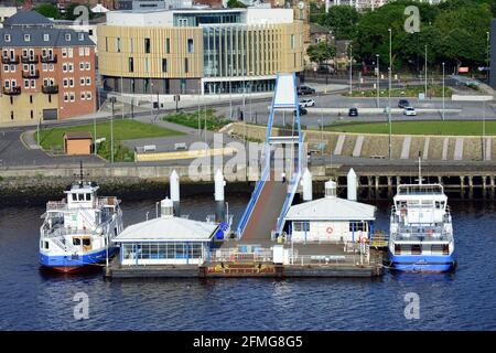 Passagierfähren bei Shields Ferry Landing, South Shields, River Tyne im Juni Stockfoto