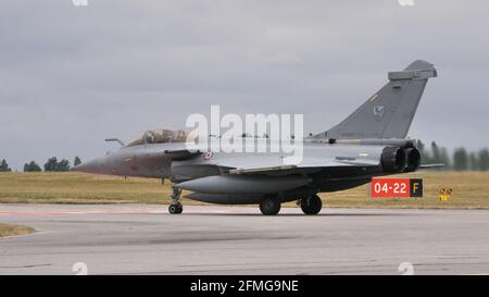 Evreux Air Base Frankreich 14. JULI 2019 Dassault Rafale der französischen Luft- und Raumfahrtstreitkräfte auf der Startbahn Stockfoto