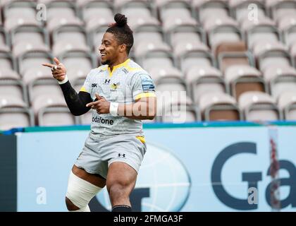 Twickenham Stoop, London, Großbritannien. Mai 2021. Englische Premiership Rugby, Harlekine versus Wesps; Paolo OoGwu von Wesps feiert seinen Versuch Kredit: Action Plus Sports/Alamy Live News Stockfoto