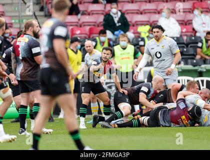 Twickenham Stoop, London, Großbritannien. Mai 2021. Englische Premiership Rugby, Harlequins versus Wesps; Danny Care of Harlequins getting his line organized Credit: Action Plus Sports/Alamy Live News Stockfoto