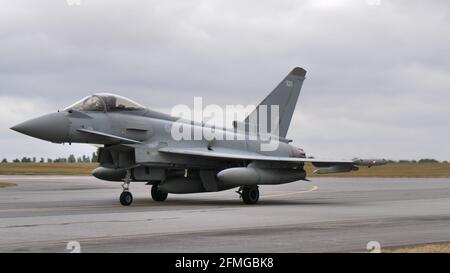 Evreux Air Base Frankreich 14. JULI 2019 Eurofighter Typhoon der Royal Air Force RAF rollt auf der Start- und Landebahn Stockfoto