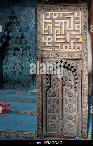 Anatolische Selculu-Sakralarchitektur aus dem 13. Jahrhundert mit originalen Holzsäulen die Esrefoglu-Moschee in Beysehir, Konya Stockfoto