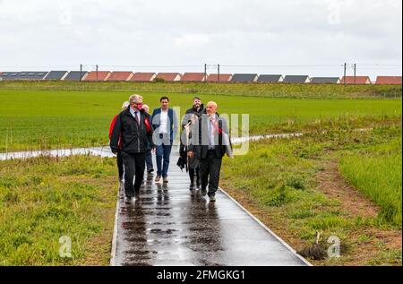 Anas Sarwar, Vorsitzender der schottischen Labour-Partei, unterstützt Martin Whitfield im Wahlkampf 2021, Dunbar, East Lothian, Schottland, Großbritannien Stockfoto